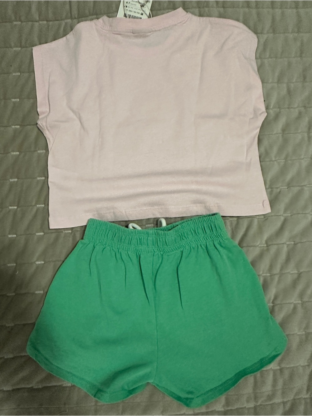 ZARA KIDS BUNDLE OF T-SHIRT AND PLAIN SHORTS SIZE 6 - Picture 6 of 10